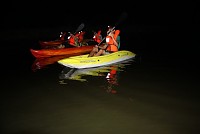 Passear à noite em Kayak